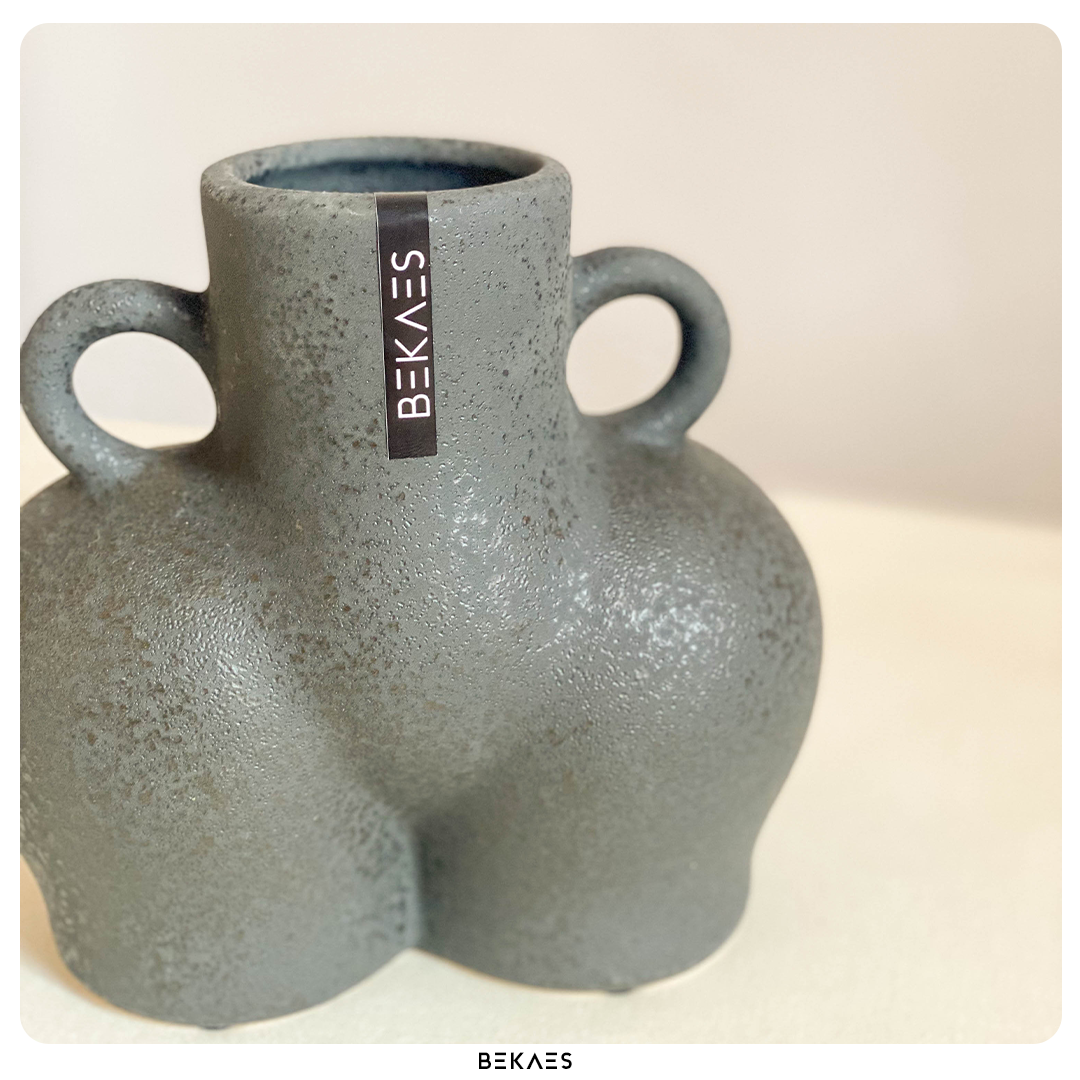 The Butt Vase