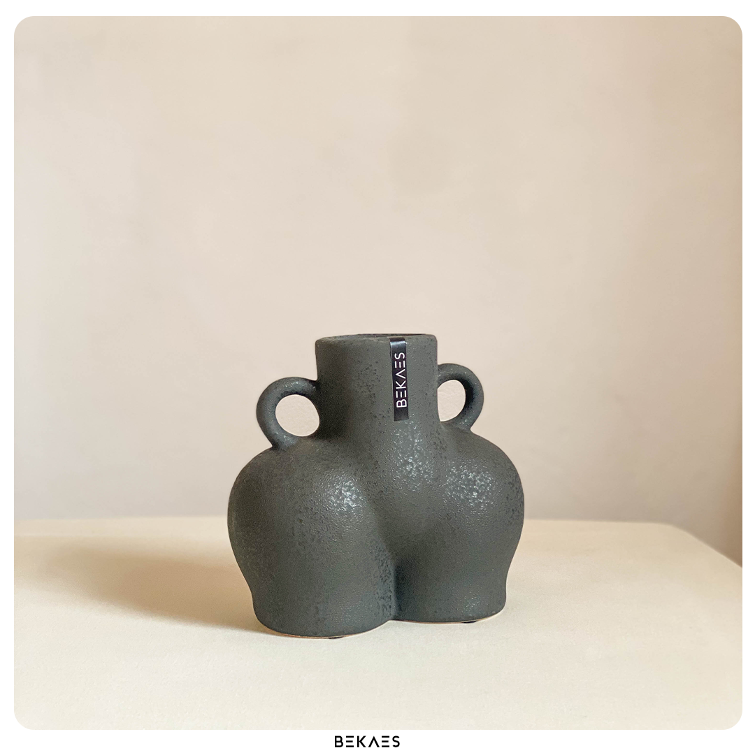 The Butt Vase