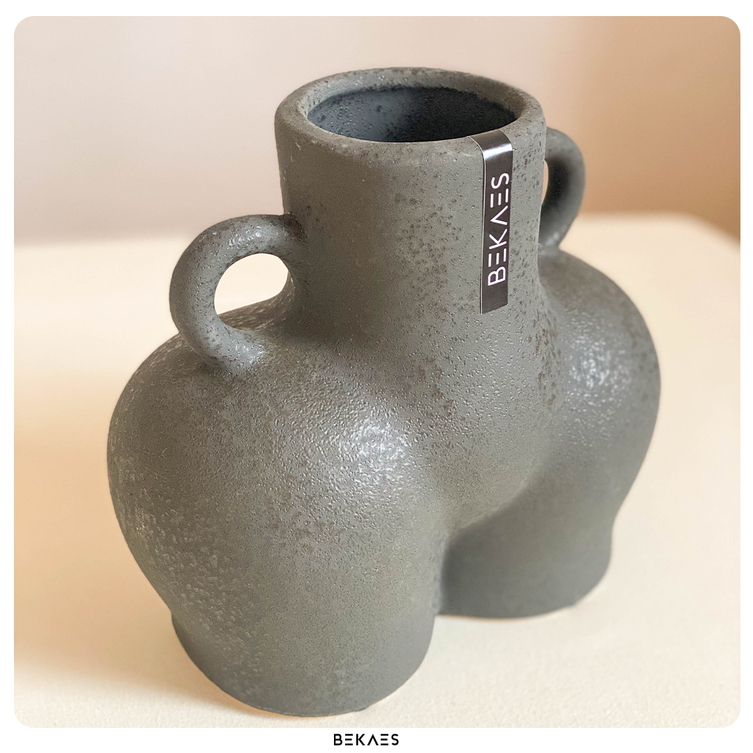 The Butt Vase
