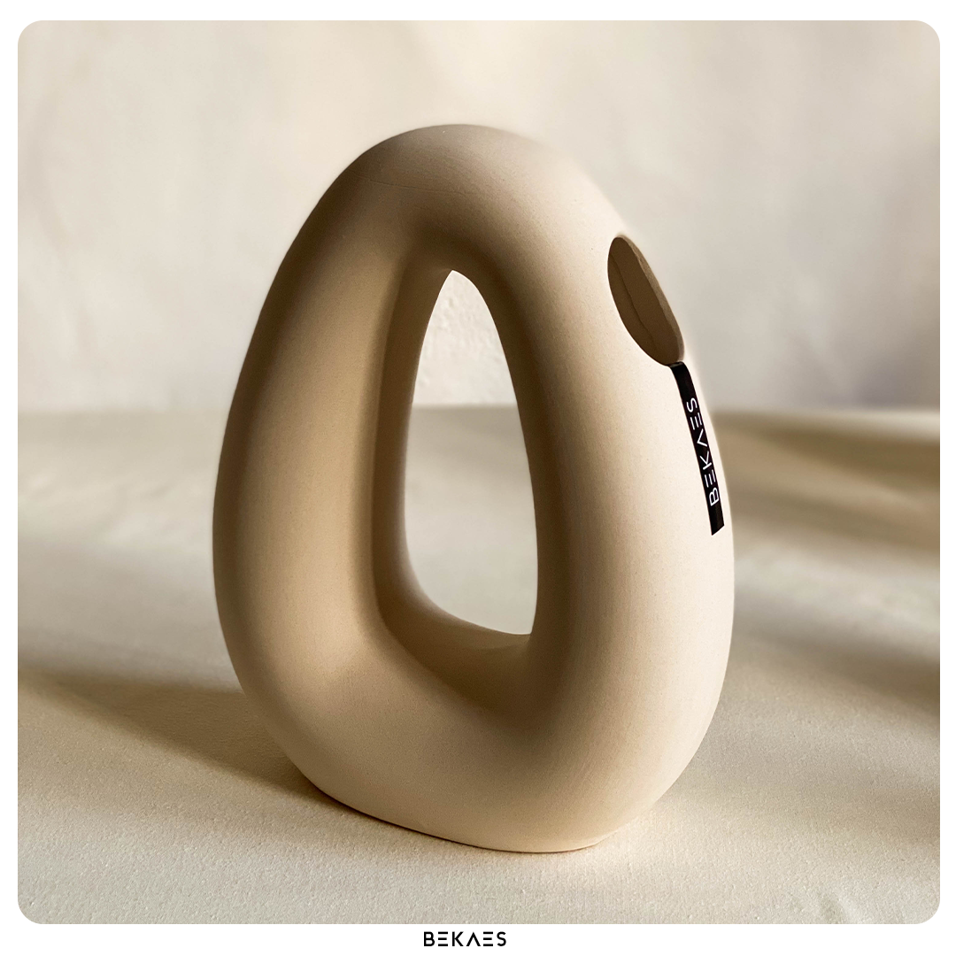 The Minimalist Set of Vases