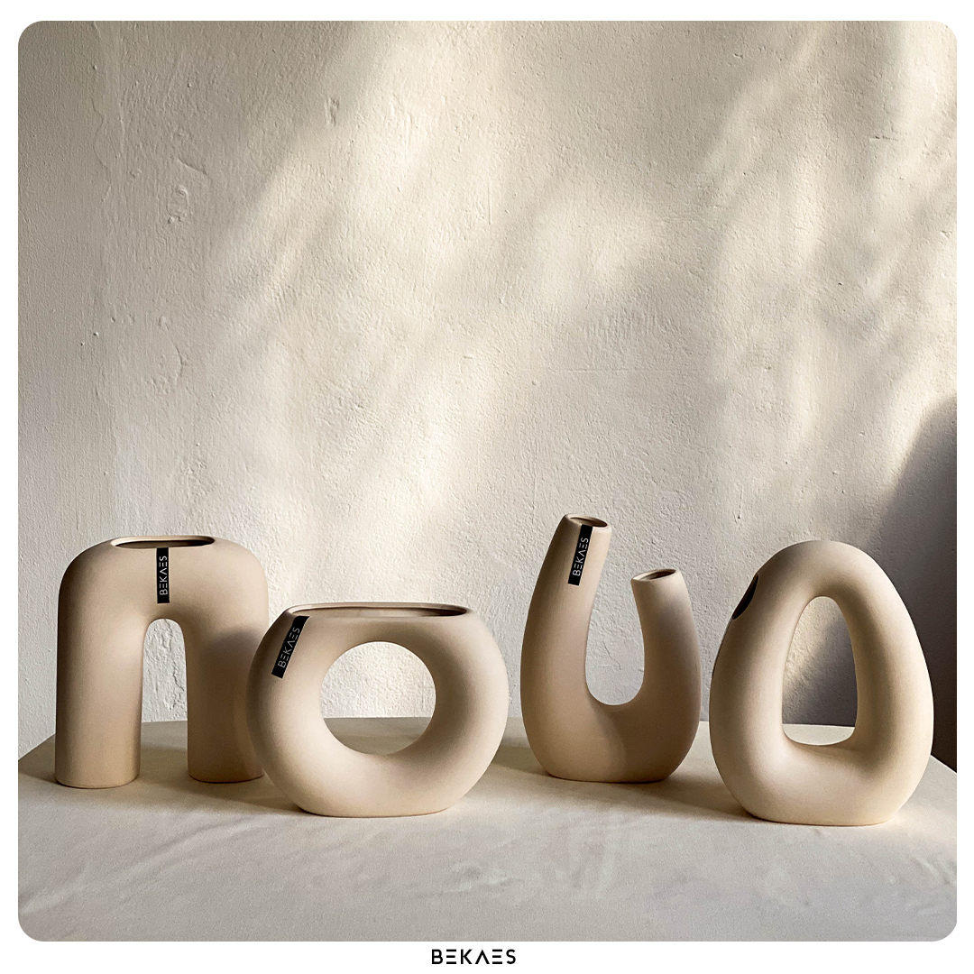 The Minimalist Set of Vases